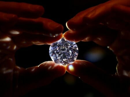 Kisaran Harga Kalung Berlian di Toko Perhiasan Terpercaya